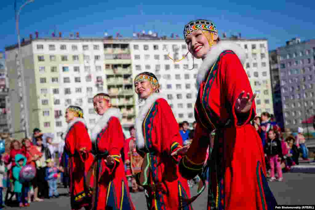 Энцы &ndash; вымирающая, но в то же время самая ассимилированная народность. В России их осталось чуть больше 200 человек. Большинство энцев больше не носят своих традиционных костюмов и ведут современный уклад жизни