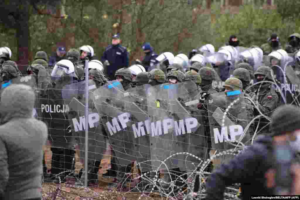 Пока Польша не просила помощи у европейского агентства по охране границы Frontex, однако не исключено, что она обратится с таким запросом к нему и структурам НАТО